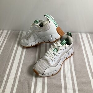 Reebok Women’s Zig Dynamical  White and Green Running Sneakers